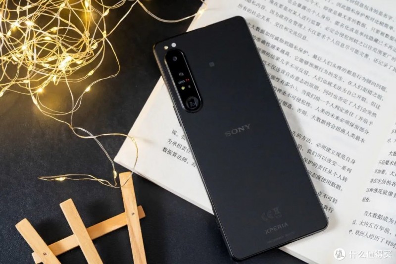 普通用户眼中的信仰，却是专业人士的最爱：索尼Xperia 1 IV体验测评